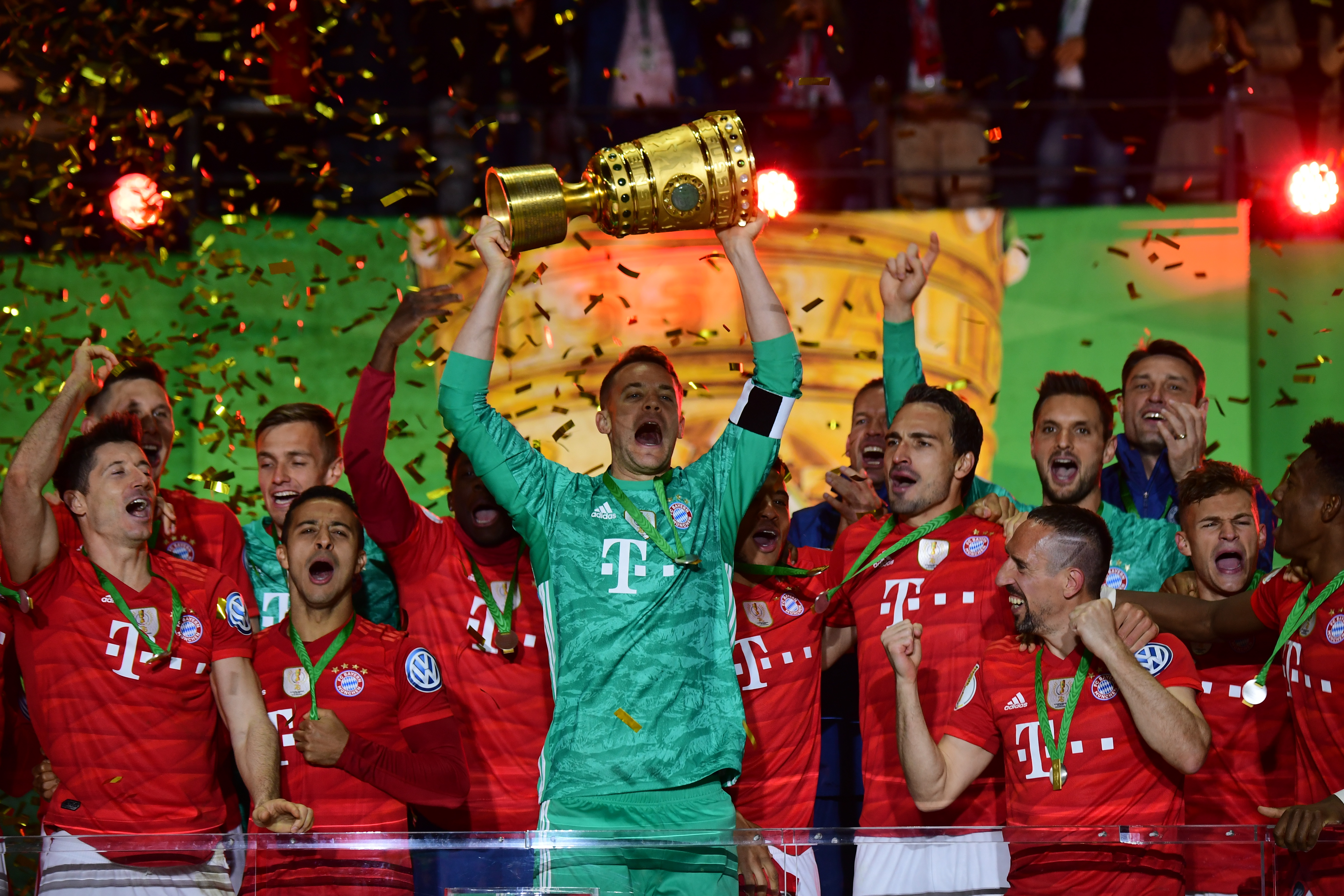 Rookie请神失败！IG神人阵容登场，生死局致敬Doinb，TES晋级世界赛