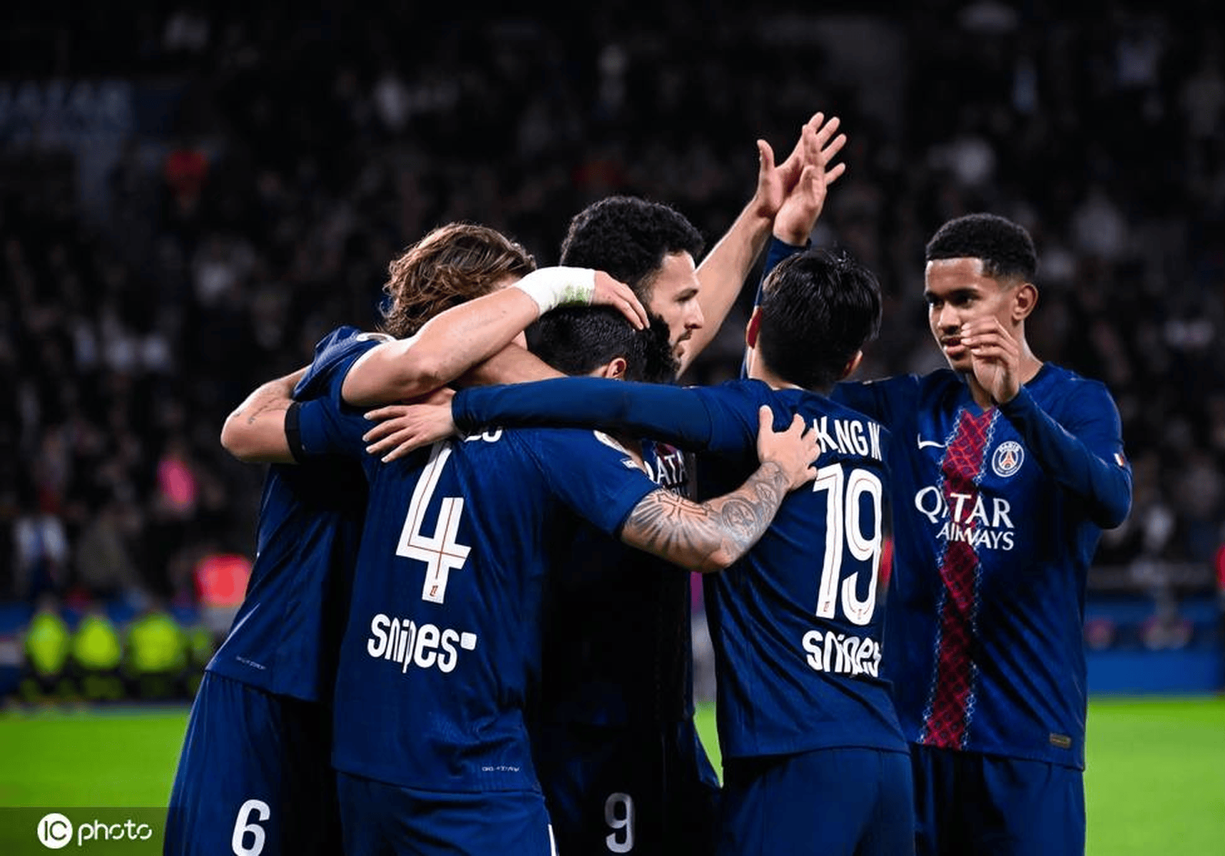 好消息是浓眉不用手术，坏消息是独行侠还是想交易，再评戴维斯和东契奇交易