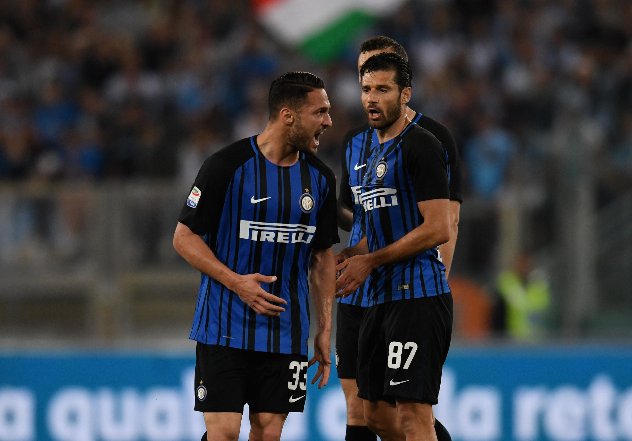 琼斯12投砍34分难阻失利！只因火箭三核均砍20+，小贾关键5分救赎